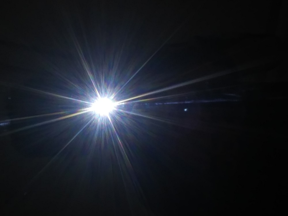 Light свет. Блики от источников света. Горизонтальный свет. Lens Flare. Свет футаж.